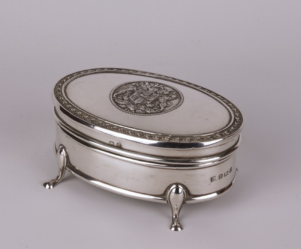 a fine hallmarked english silver trinket box birmingham 1913 armorial crest